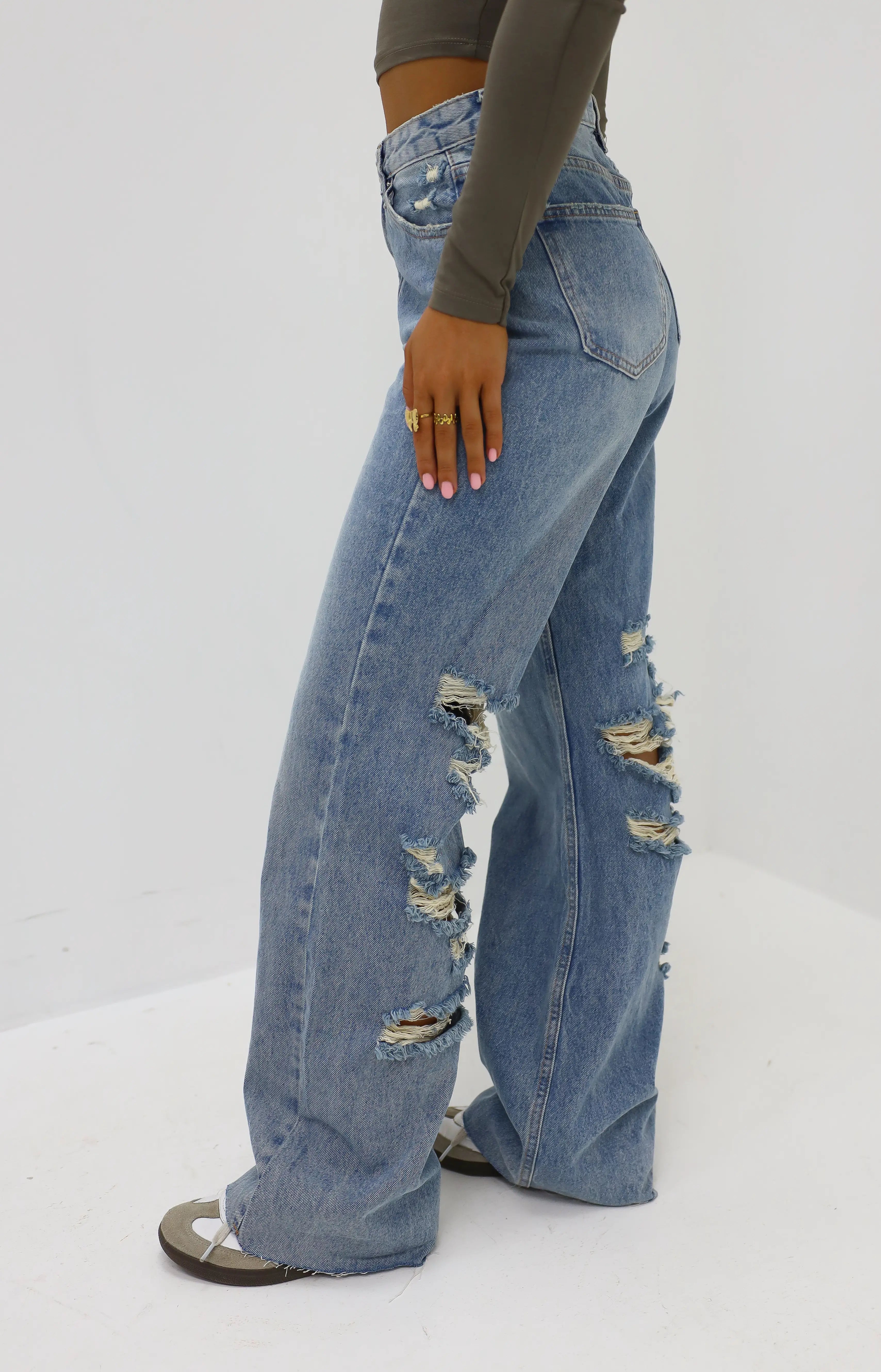 Wide Leg Jeans Torn Back Blue